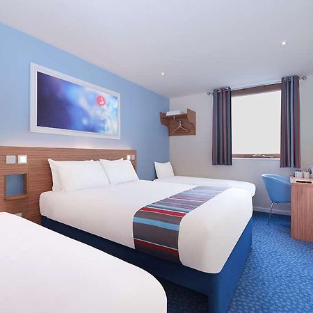 Travelodge Hotel Macclesfield Central Стая снимка