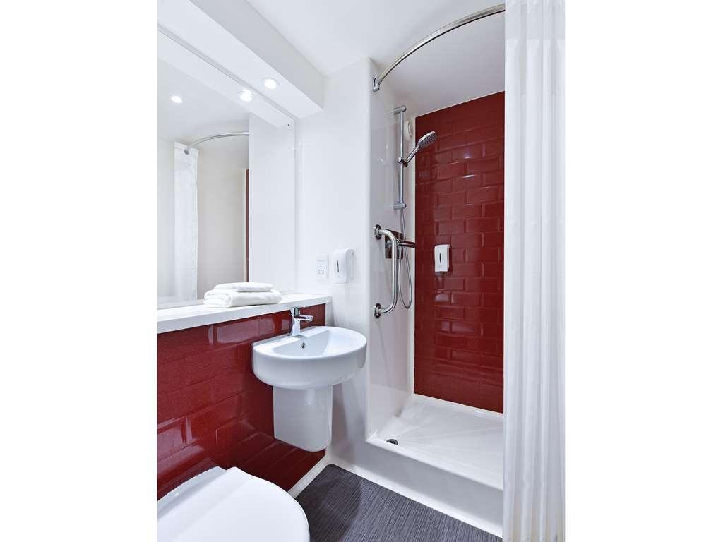 Travelodge Hotel Macclesfield Central Стая снимка