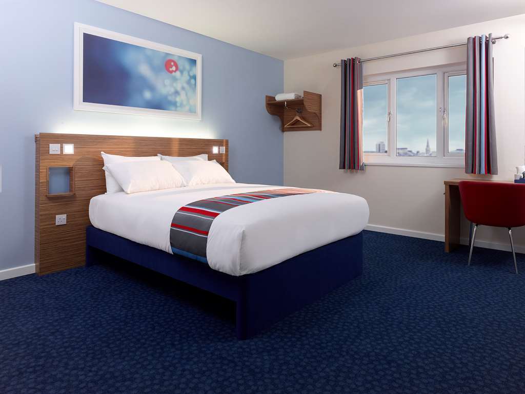 Travelodge Hotel Macclesfield Central Стая снимка