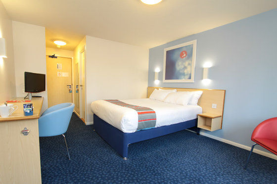 Travelodge Hotel Macclesfield Central Стая снимка